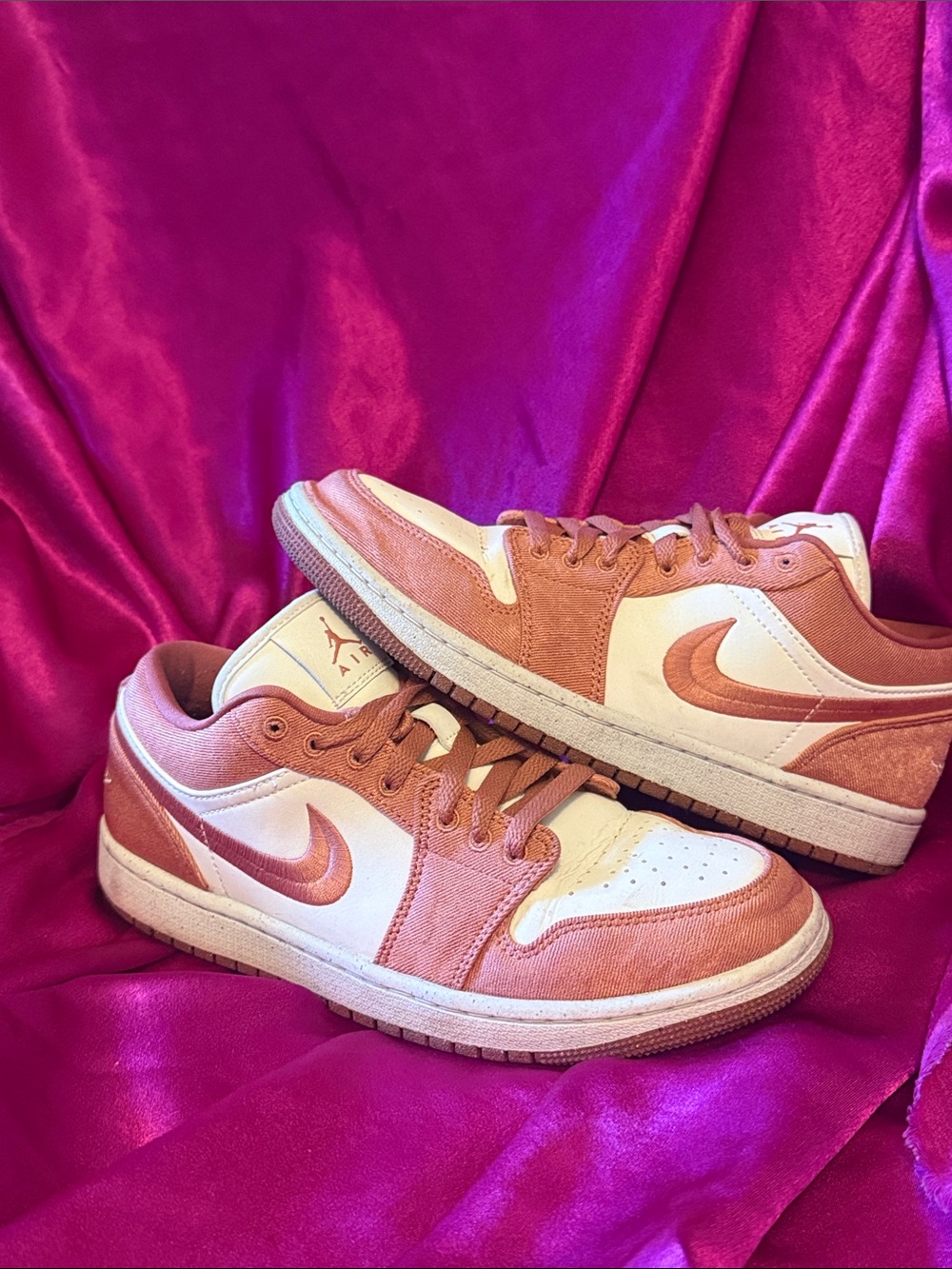 Nike Air Jordan 1 Low Sneakers size 9.5 like new
SE Canvas 'Sky J Orange
